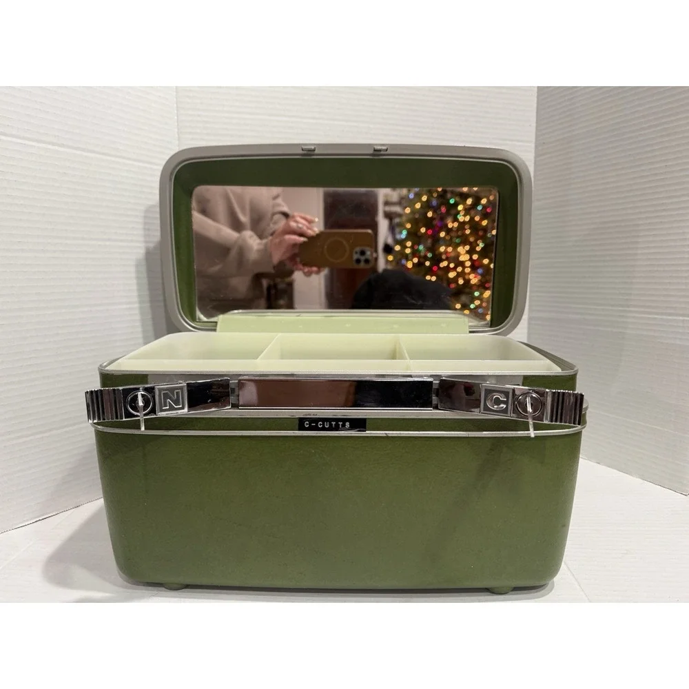 Vintage Samsonite Train Case Green Vanity Makeup Travel Case Tray Key & Mirror - Picture 6 of 7